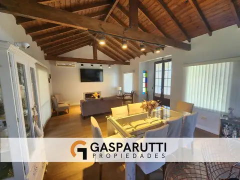 Casa en Venta con 5 cocheras