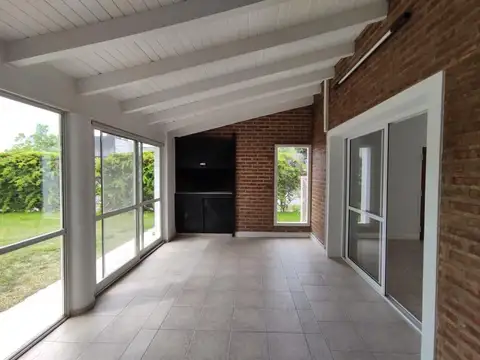 Casa en Venta en Neuquen, USD 350.000