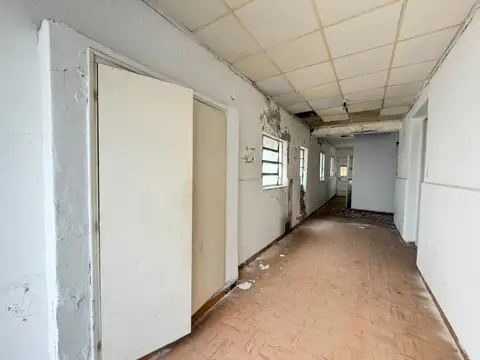 REMAX/ VENDE/ CASA CENTRICA/A RECICLAR