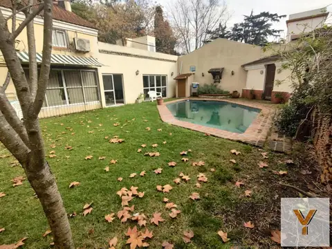 Casa en Venta - 3 Dormitorios 2 Baños - 344mts - Malvinas Argentinas