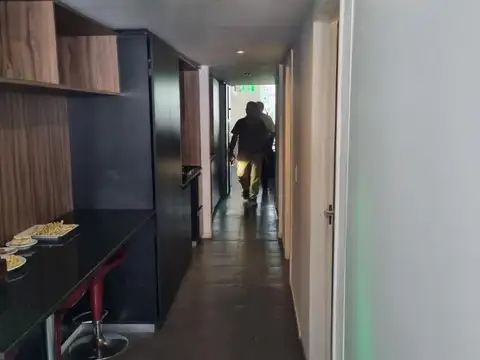 Oficina Suipacha Piso 9°. 200 m2 + 3 cocheras