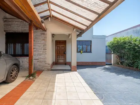 Casa en Venta en Temperley, USD 165.000