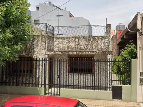 VENTA DE CASA 3 AMBIENTES A REFACCCIONAR V. MADERO