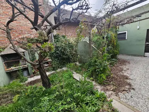 VENTA DE CASA 3 AMBIENTES A REFACCCIONAR V. MADERO