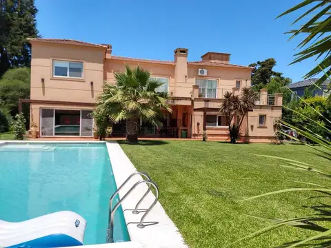 Casa  en Venta en La Peregrina, Pilar, G.B.A. Zona Norte