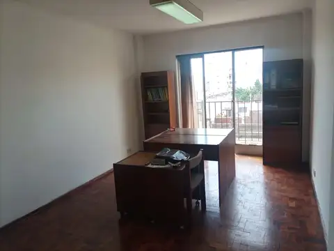 Av. San Juan 1300, Piso 7