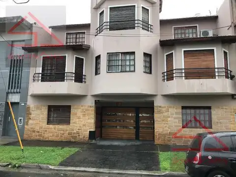 Ramos Mejia Sur -Triplex 4 Amb  Cochera