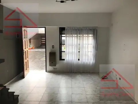 Depto Tipo Casa en Venta con 1 cocheras
