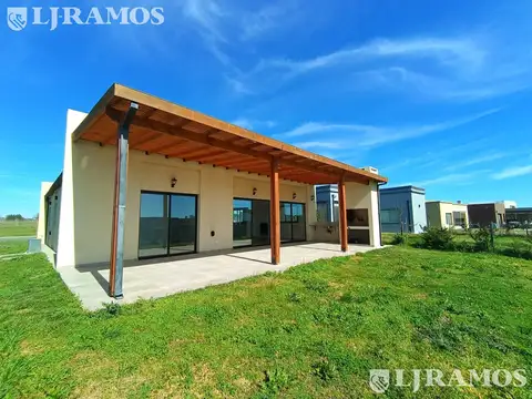 Casa en San Sebastián OPORTUNIDAD, venta con cesión de derechos, no crédito, MB