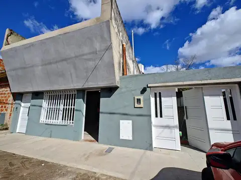 Casa en Alquiler en Barrio San Carlos, Isidro Casanova
