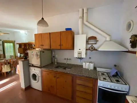 Casa 4 ambientes con 2 baños