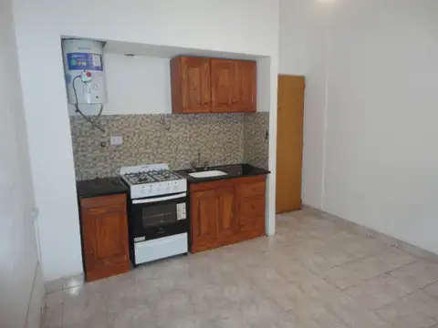 DEPARTAMENTO DE  2 AMBIENTES  PLANTA BAJA CON PATIO.