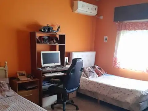 ¡IMPERDIBLE OPORTUNIDAD! PH AL FRENTE EN LOMAS DEL MIRADOR – 95 M² + TERRAZA – SIN EXPENSAS