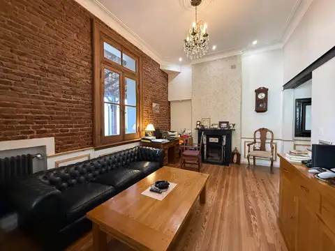 CASA HISTORICA EN VENTA ESTILO INGLES - CAMPANA