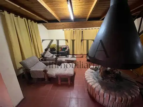 Casa en Alquiler con 1 cochera