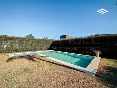 Casa en Venta en Los Naranjos, USD 330.000