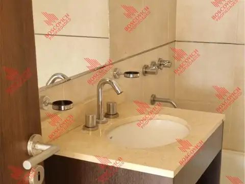 Departamento en alem al 1200