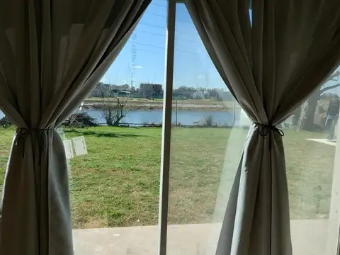 Casa en Venta con 5 cocheras