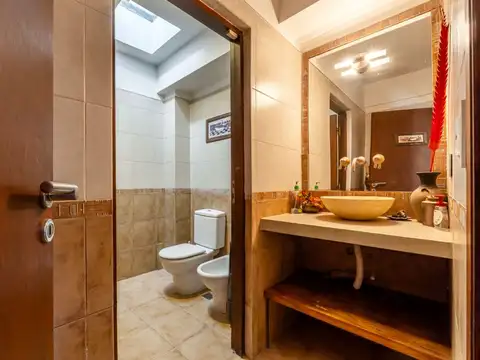 CASA 5 AMB. VENTA EN TIGRE, RAPIDA SALIDA A ACCESO