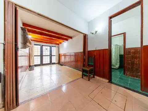 Casa 5 ambientes con 2 baños