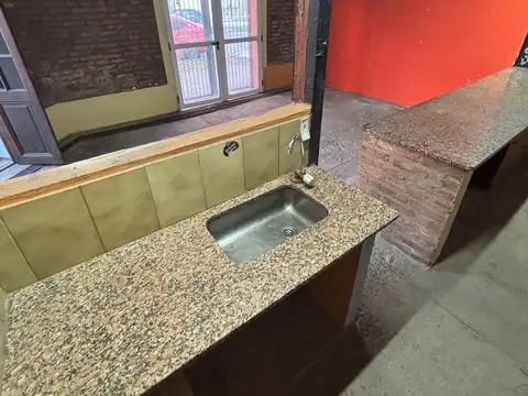 Local en Alquiler en Lanús, $ 780.000