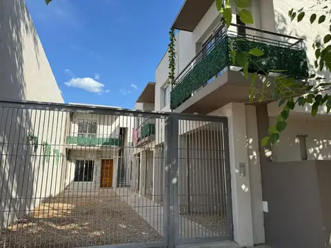 Juan José Montes de Oca 100