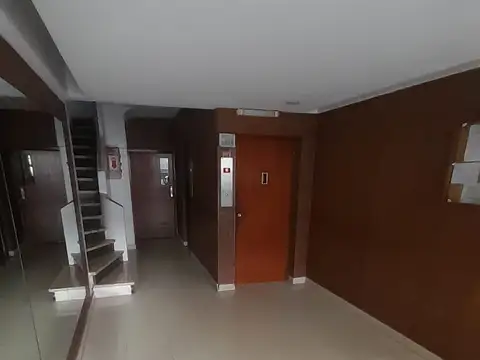 Pedro Lozano 3000, Piso 6