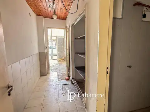 Local en Alquiler en Lomas Del Mirador, $ 550.000