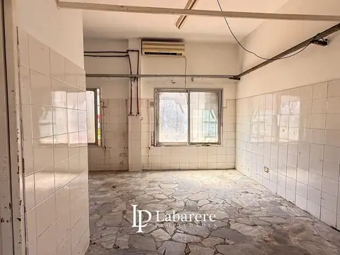 Local en Alquiler en Lomas Del Mirador, $ 600.000