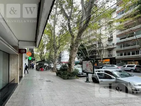 Av. Pueyrredón al 1800
