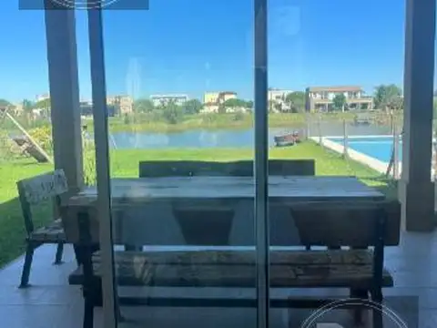 Casa en Venta con 5 cocheras