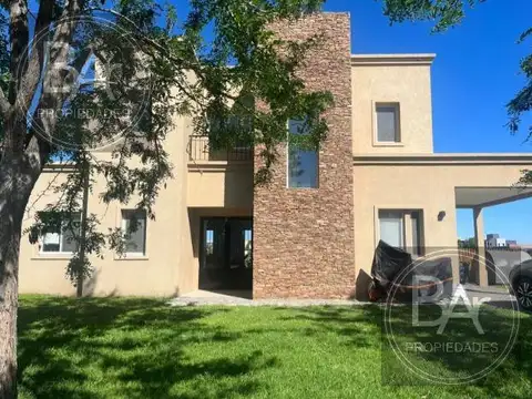 Vta Casa 5 Ambientes - El Cantón, Norte