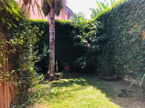 San Isidro, muy linda casita en venta con Jardín