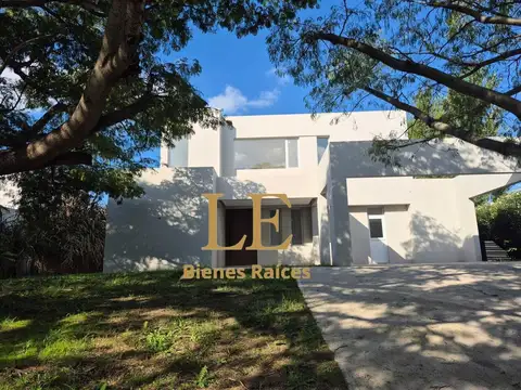 VENTA CASA EN EL CANTON A LA LAGUNA