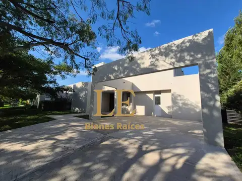 Casa en Venta en El Canton, USD 359.000
