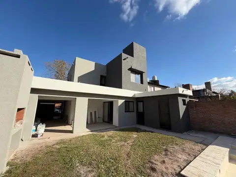 Casa en Venta en Funes, USD 228.000