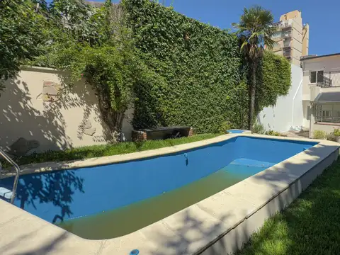 Casa de 5 dormitorios en alquiler en Vicente López con pileta