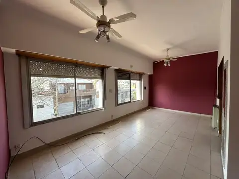 Av. Lamadrid 2512 esquina Lisandro de la torre, Quilmes Oeste , Piso 1