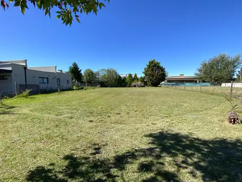 Terreno en venta en barrio cerrado Altos del Casco, Zarate. Barrio con Amenities: Piletas, SUM, gym.