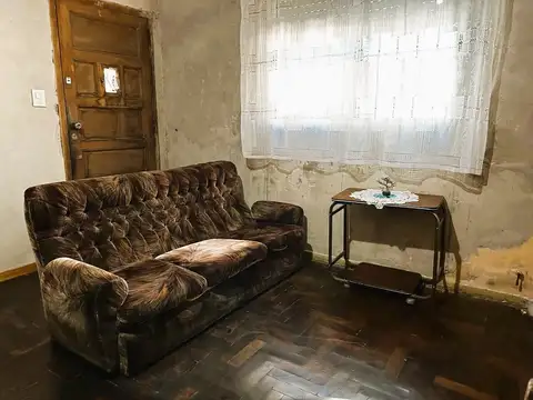 Casa 4 ambientes con 1 baño