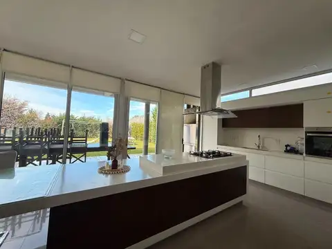 CASA EN VENTA CARDALES VILLAGE