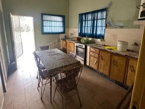 VENTA CASA A REFACCIONAR 2 DORMITORIOS PADUA MERLO