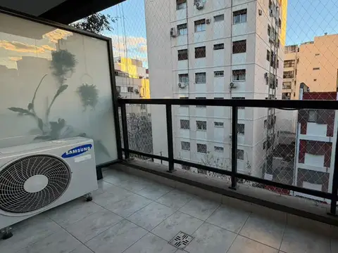 Monoambiente con Balcón en Excelente Estado y Ubicación Belgrano R