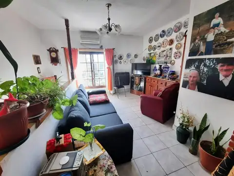 Depto Tipo Casa en Venta en Bernal, USD 60.000