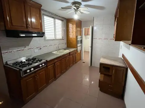 Departamento en Alquiler con 1 cocheras