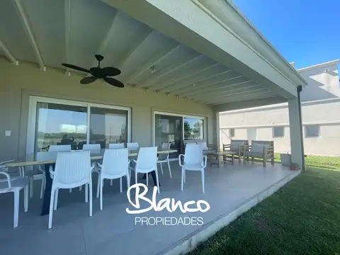 Casa en Venta en Haras Santa María, USD 380.000