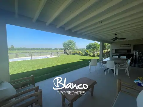 Casa 6 ambientes con 4 baños
