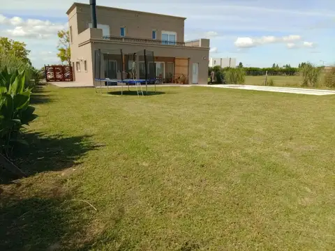 Excelente Casa En Alquiler En San Sebatian