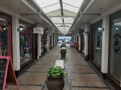 VENTA LOCAL RAMOS MEJIA GALERIA VARESSE CUOTAS