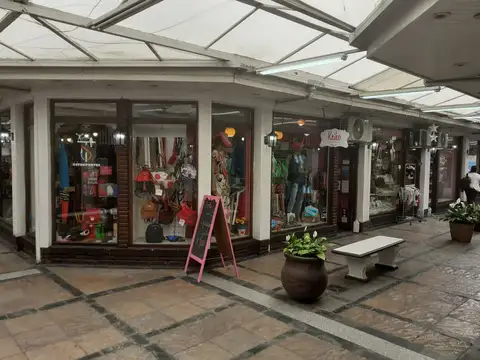 VENTA LOCAL RAMOS MEJIA GALERIA VARESSE CUOTAS